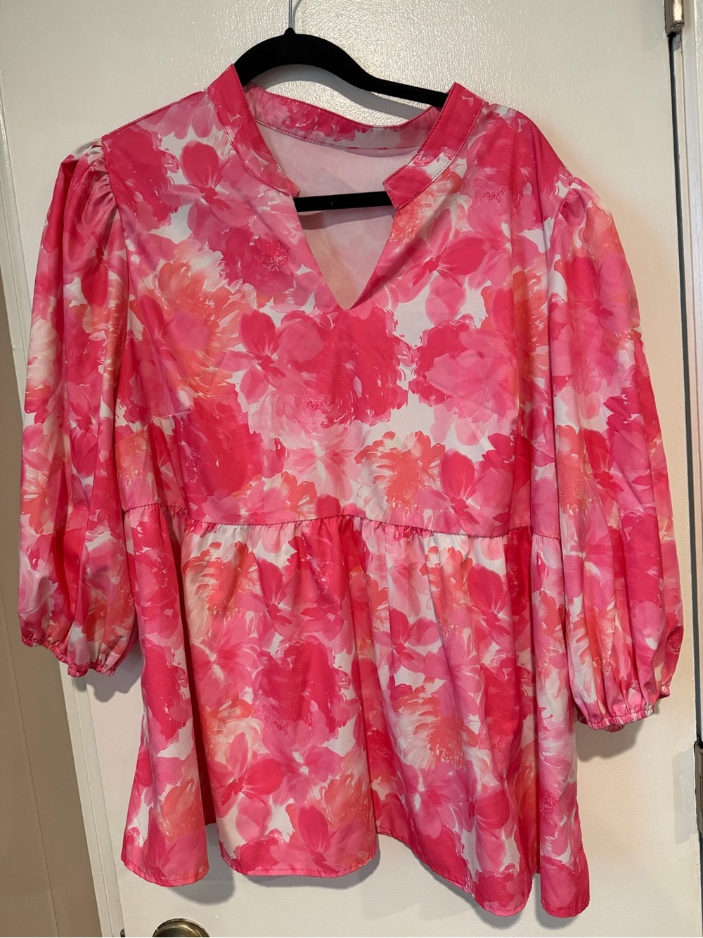 SHEIN Pink Floral Puff-Sleeve V-Neck Blouse